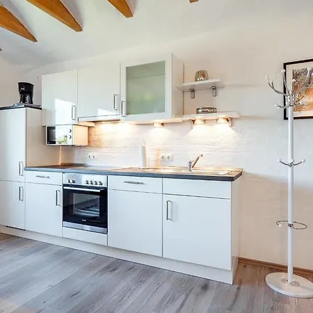 Ebbe Mit Loggia Und Schoenem Ausblick Am Badesee Tannenhausen Aurich