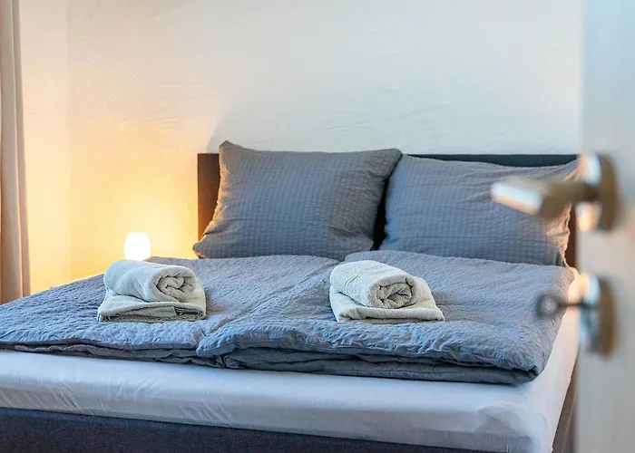 Ebbe Mit Loggia Und Schoenem Ausblick Am Badesee Tannenhausen * Aurich