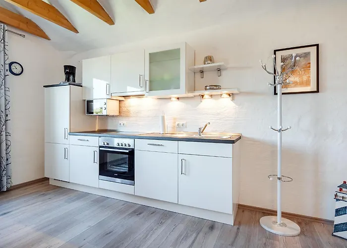 Ebbe Mit Loggia Und Schoenem Ausblick Am Badesee Tannenhausen Aurich